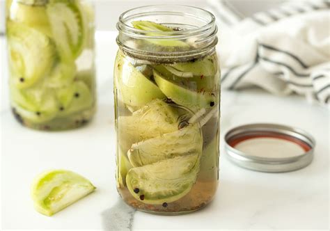 Easy Pickled Green Tomatoes Only 10 Minutes Foodie And Wine