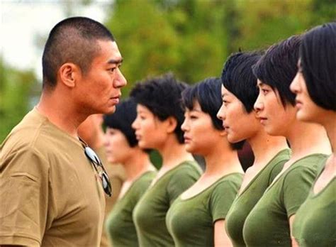 致敬軍人 女兵入伍前的體檢過程，比男兵更嚴格！ 每日頭條