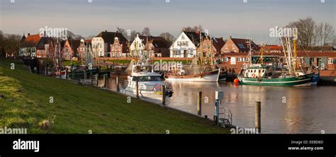 Angelboote Fischerboote Im Hafen Greetsiel Krummhoern Ostfriesland