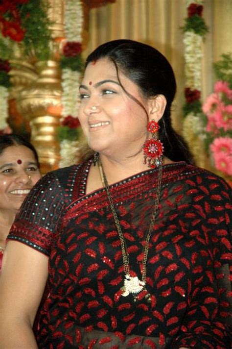 My Lovely Tamil Actress Kushboo Hot Boob Show In Saree