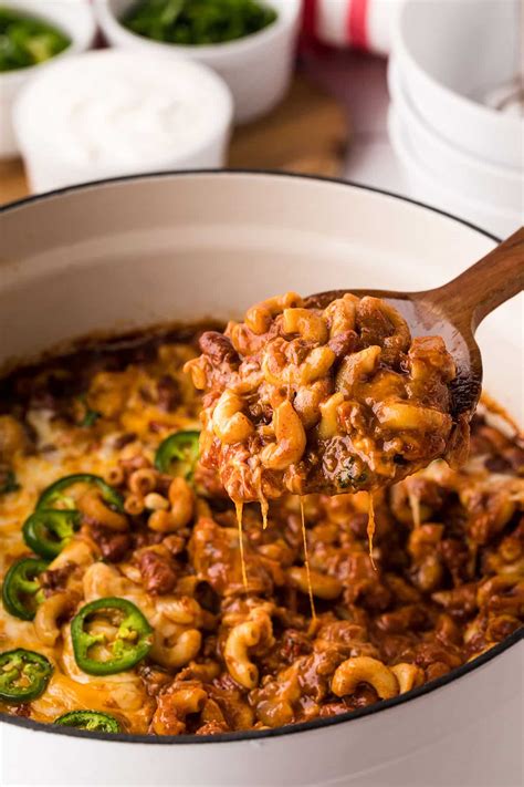 Cheesy Chili Mac Cheesy Chili And Macaroni Casserole Venagredos