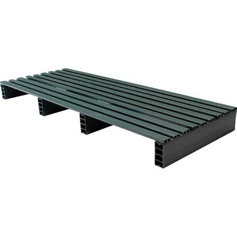 Custom Built Plastic Pallets Pallet 18 Long 48 Wide 4 High