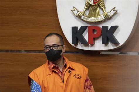 Potret Tampang Rafael Alun Trisambodo Usai Jadi Tahanan Kpk Pakai Baju