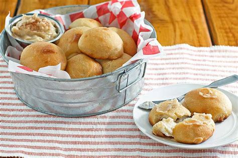 Texas Roadhouse Rolls - CopyKat Recipes