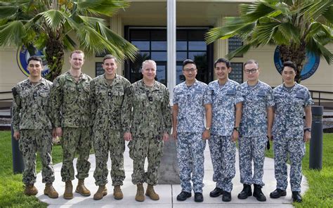 Submarine Staff Talks between U.S. and Republic of Singapore Navy ...