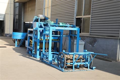 Qt4 25 Cement Block Machines With Custom Concrete Block Moulds China