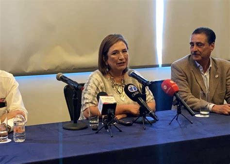 Durante su visita a SLP Xóchitl Gálvez le pide a AMLO que la respete