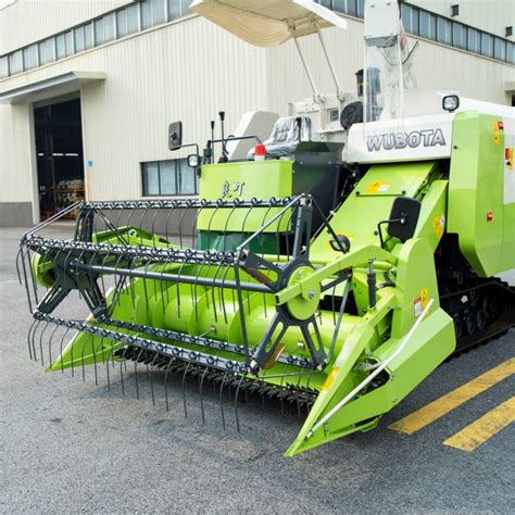 Full Feeding Rice Combine Harvester Lz Wubota Harvester