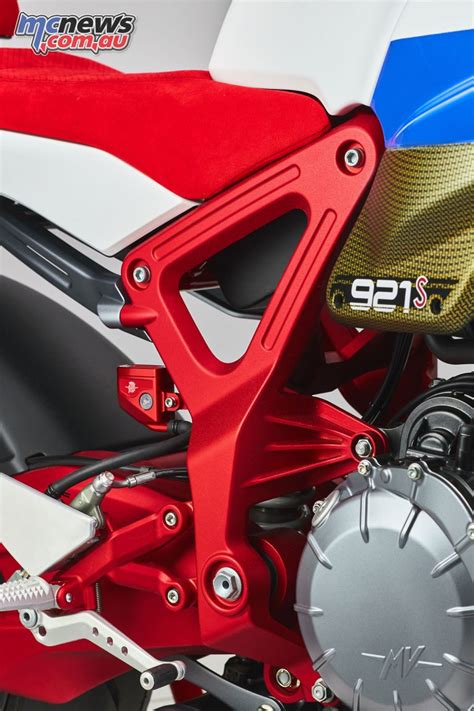 MV Agusta 921s Concept Neo Cafe Racer MCNews