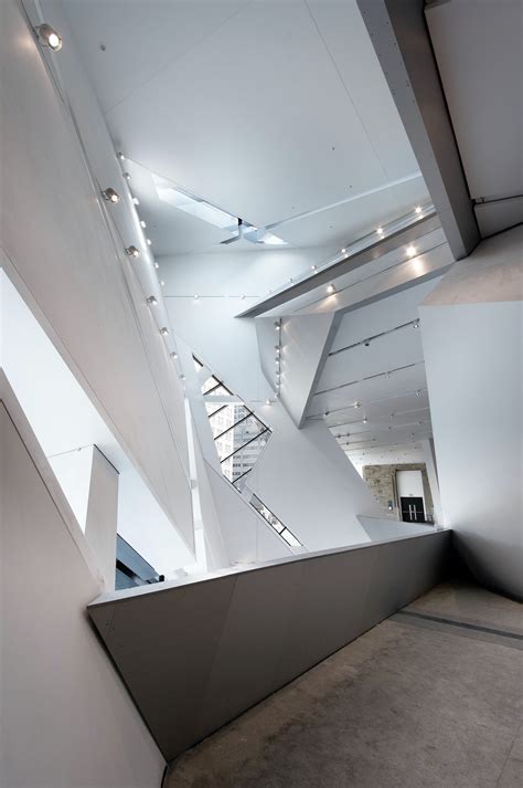 Royal Ontario Museum by Studio Libeskind - Architizer