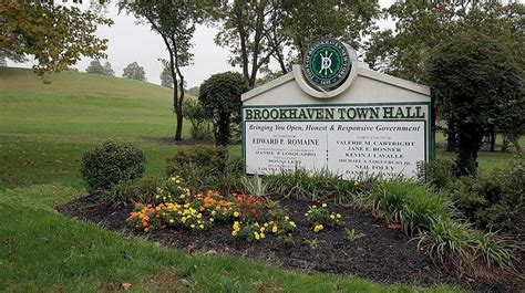 Brookhaven Town to vote on $294M budget with 1% tax increase - Newsday