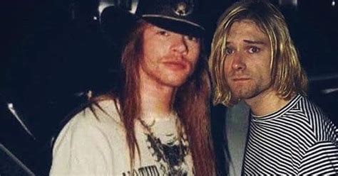 Axl Rose Posing With Kurt Cobain Axl Rose Kurt Cobain Poses