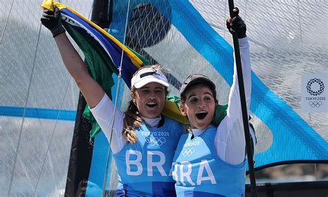 Brasil conquista terceira Medalha de Ouro em Tóquio Martine Grael e