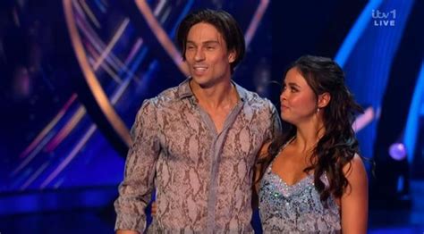 Dancing On Ices Vanessa Bauer In Tears After Emotional Dance With Joey