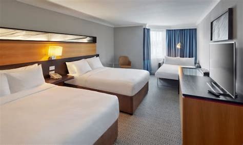 Airport Hotel Rooms & Suites - DoubleTree by Hilton Manchester Airport