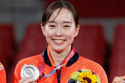 卓球・石川佳純選手が現役引退宣言！！インスタグラムと同時刻にウェイボーweiboに投稿された中国語版引退メッセージを読む