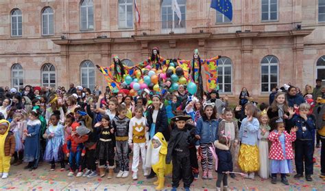 Caluire Et Cuire 3 000 Participants Au Premier Carnaval De Caluire