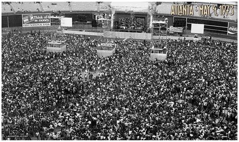 Led Zeppelin Live Crowd