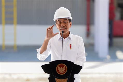 Presiden Jokowi Resmikan Pabrik Amonium Nitrat Bumn Pertama Di