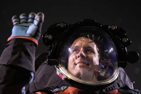 Astronauti Nasa Posle Godina Dobijaju Nova Odela