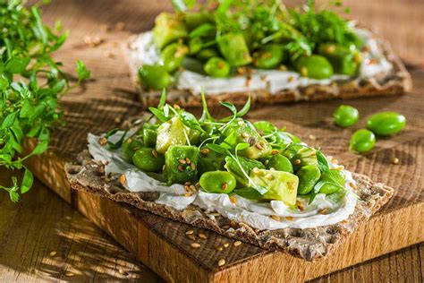 Kn Ckebrot Mit Veganer Creme Edamame Avocado Rezept