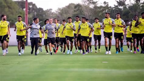 Tudo pode acontecer Filipe Luís tem seu primeiro clássico como