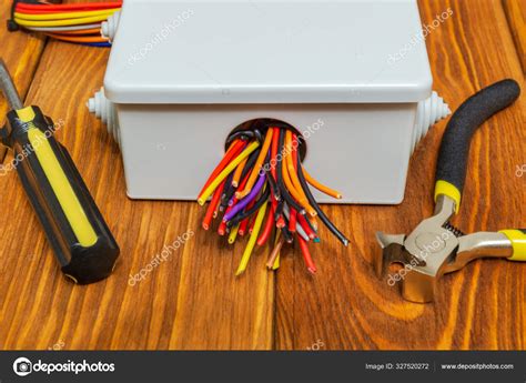 Electrical Wiring Tools - Electrical Tools And Equipment On House ...