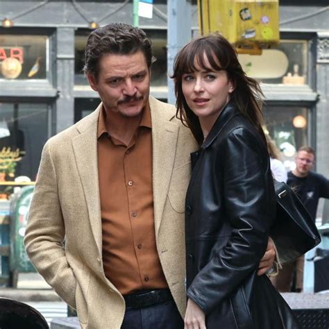 Dakota E Pedro Pascal - Pedro Pascal y Dakota Johnson, juntos y en un apasionado beso en las ...
