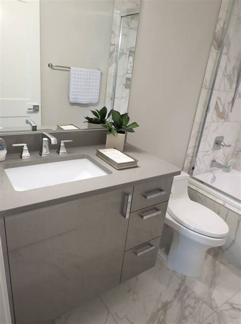 MODERN BATHROOM GREY QUARTZ - GOQ