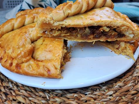 Empanada Gallega De Bacalao Y Pasas En Mi Salsa Recetas F Ciles