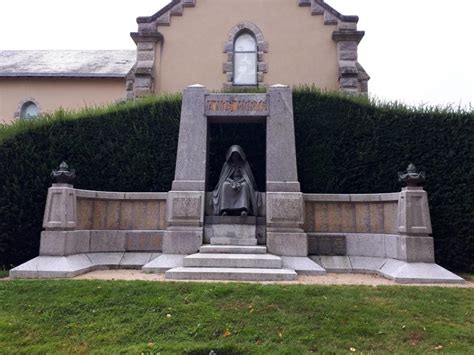 Monument à Guéret Les monuments aux morts