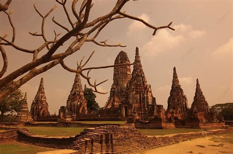 Wat Chai Wattanaram W Mieście Ayutthaya Na Północ Od Bangkoku W