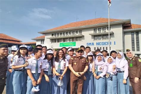 Sekolah Dengan Peringkat Tertinggi Nasional Di Kota Semarang Nomor