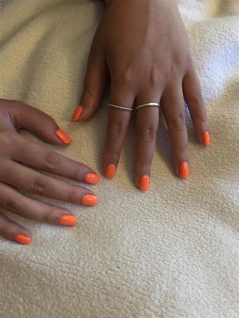 One of my favourite neon colours : r/Nails