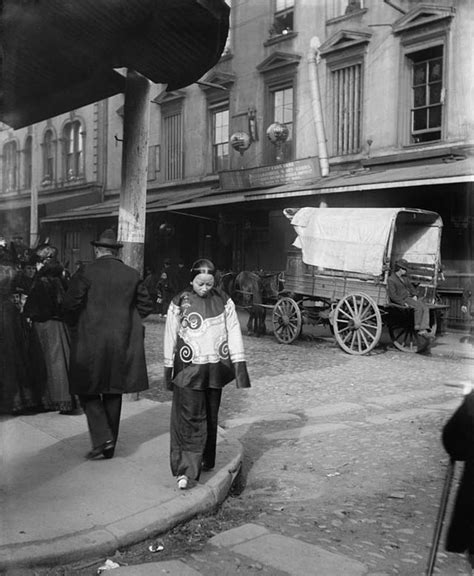 San Franciscos Chinatown In The Early 1900s Through Arnold Genthes