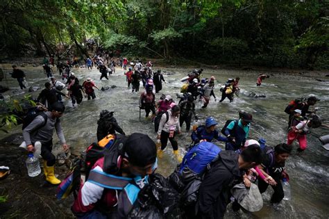 Venezolana quedó varada en la selva del Darién con sus dos hijos tras ...