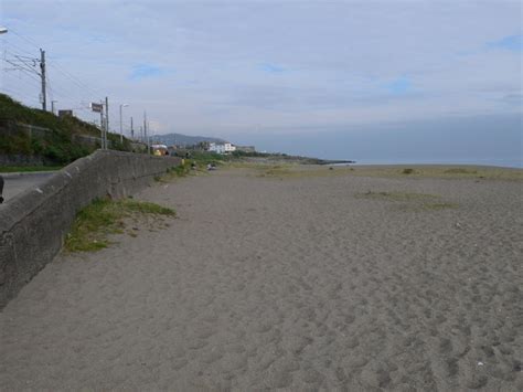 Sandy south beach at Greystones Photo | UK Beach Guide