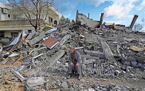 Van Casi Mil Muertos Tras Sismo En Turqu A