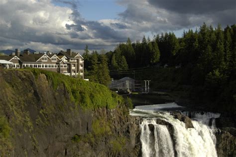 Snoqualmie Falls Hike: What to Know Before You Go!