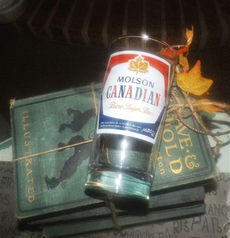 Vintage 1980s Molson Canadian Beer Tumbler Water Glass Etched Glass Artwork Great Man T