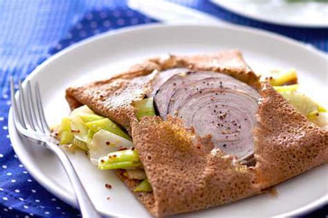 Recette de Galette de blé noir aux poireaux fondants et andouille de