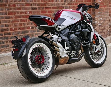 Never Registered – 2015 MV Agusta Dragster 800 RR | Bike-urious