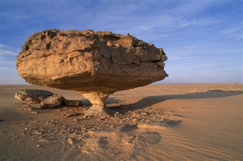 Delicately Balanced Rocks That Defy Gravity Amazing Nature