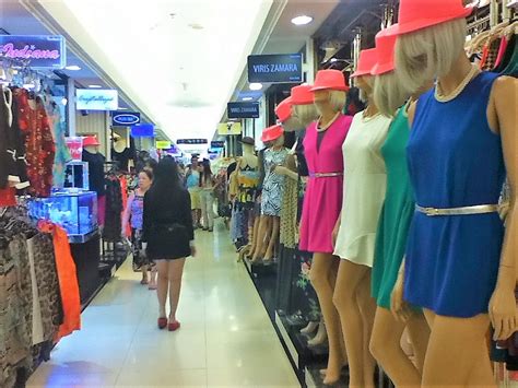 Gambar Orang Belanja Di Mall 53 Koleksi Gambar