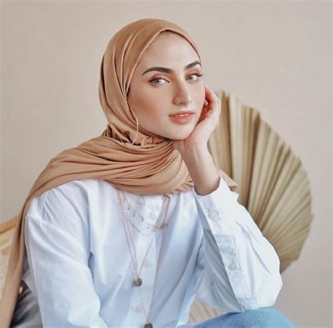7 Inspirasi Selebgram Bergaya Elegan Mengenakan Hijab Nude BukaReview