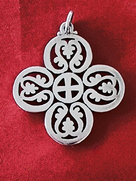 Beautiful Large James Avery Retiredrare Cross Penda Gem