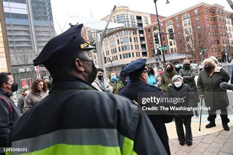 Washington Dc Police Station Photos and Premium High Res Pictures ...