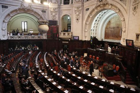 Alerj aprova projeto em que policiais civis e militares poderão ser