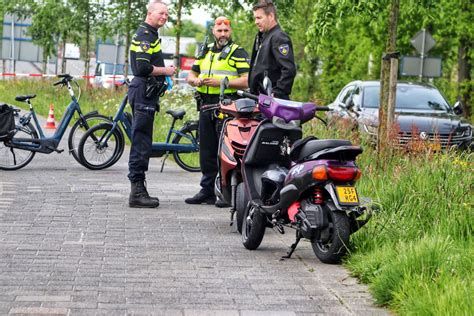 Fotonieuws Fietsster gewond bij botsing met scooterrijder WâldNet