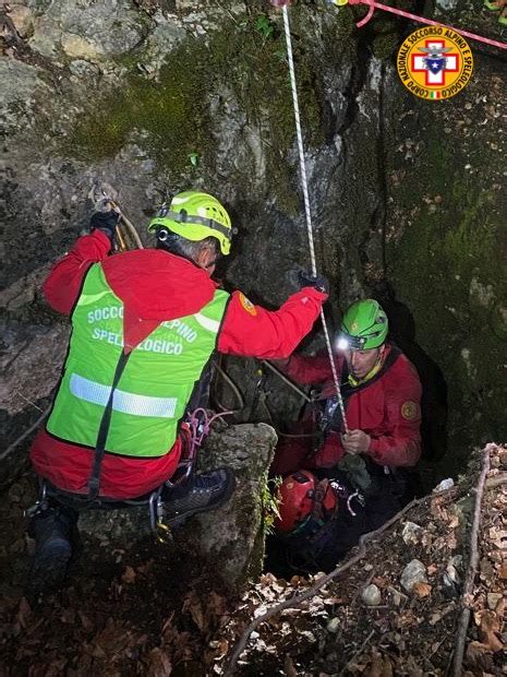 Emozionante Salvataggio Di Un Speleologo Nella Grotta Schiaparelli A